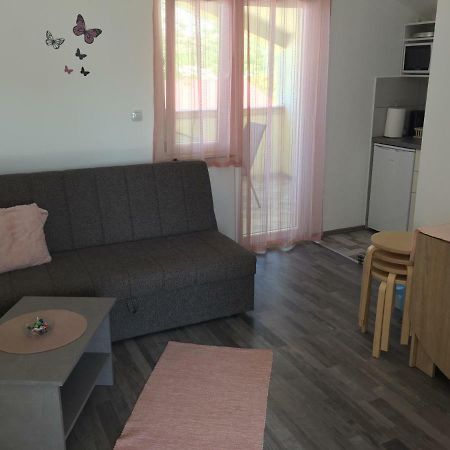 Apartmani Verica Karlobag Exterior photo
