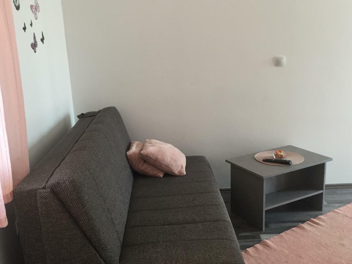 Apartmani Verica Karlobag Exterior photo